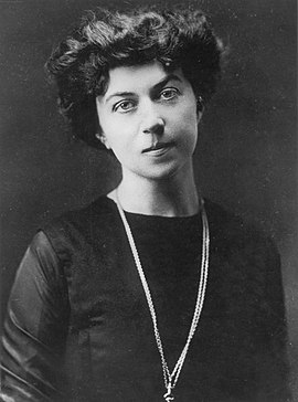 Александра Коллонтай на международной конференции женщин-социалисток. Копенгаген 1910 год