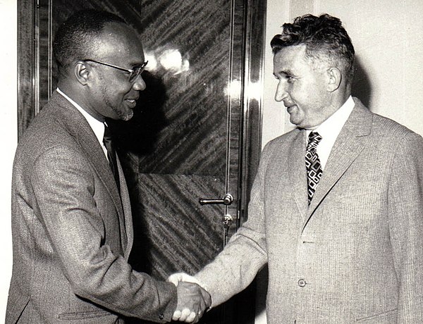 Cabral with Nicolae Ceaușescu, whose government provided some limited support to PAIGC