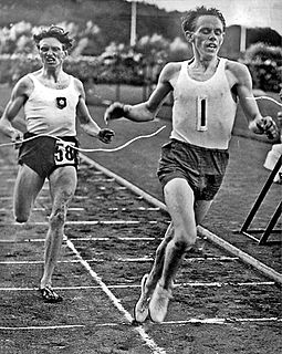 <span class="mw-page-title-main">Mile run</span> Common middle-distance running event