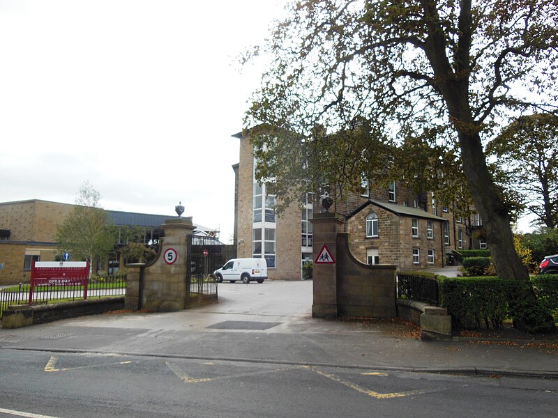 File:Ashville College - geograph.org.uk - 4184989.jpg