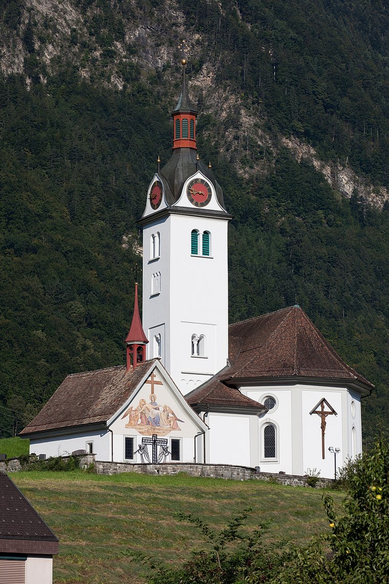 Katholische Kirche St. Andreas, Friedhofkapelle, Pfarrhaus und Beinhaus St. Ottilien