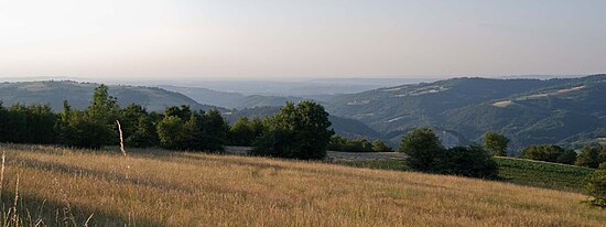 Les monts Rajac vus des villages de Ba et Slavkovica