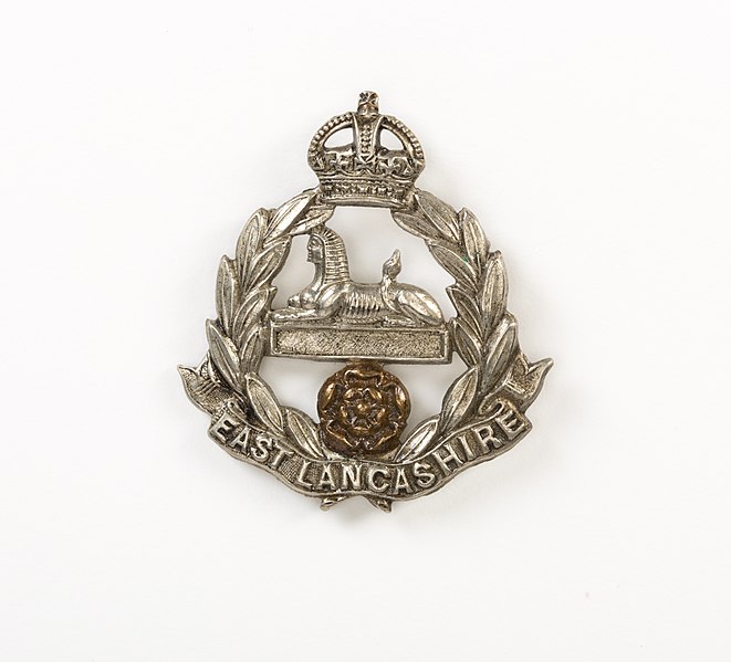 File:Badge, regimental (AM 790878-1).jpg