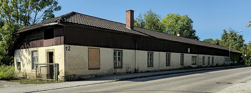 File:Bahnhofstraße 12 Dorfen 1 Gebäude-der-ehemaligen-Bahnmeisterei.jpg