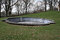 English: Basin in Gardens of Náměšť nad Oslavou castle. Čeština: Bazén v zahradách NnO zámku.