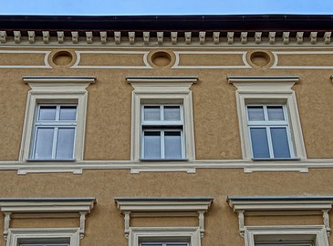 Detail of corbel tables at Nr.6