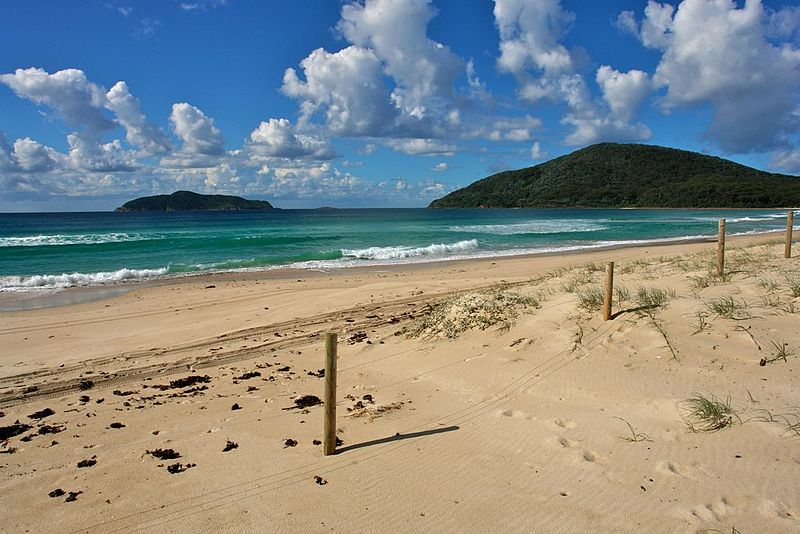 File:Beach at Hawks Nest, New South Wales, Australia (3498286195).jpg