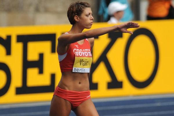 Vlašić preparing to jump at the 2009 World Championships