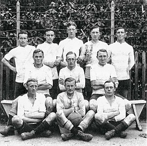 The Boldklubben 1908 line-up in the 1917 season displaying a trophy from a ABU league tournament. Boldklubben 1908 - holdfoto 1917.jpg