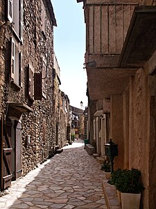 Ruelle du vieux village.