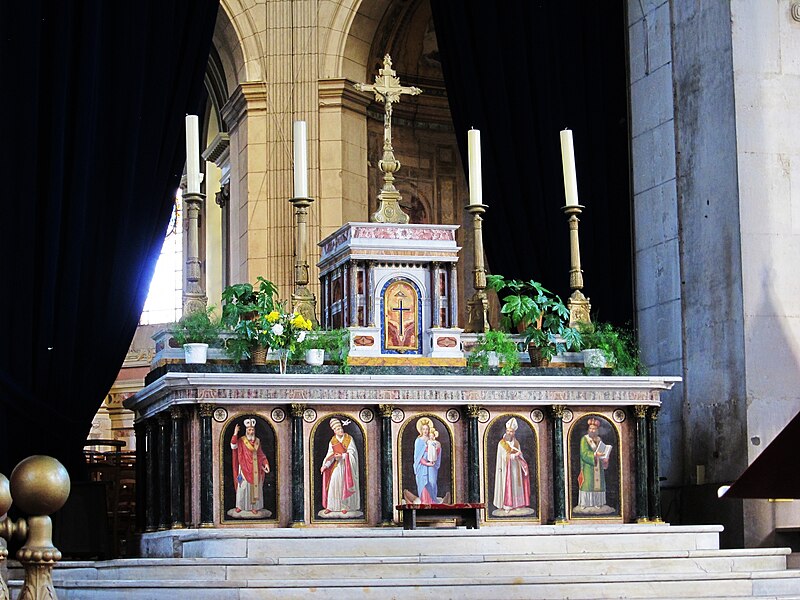 Boulogne cathedrale autel.jpg