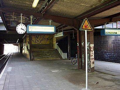 How to get to Bahnhof Potsdam Pirschheide with public transit - About the place