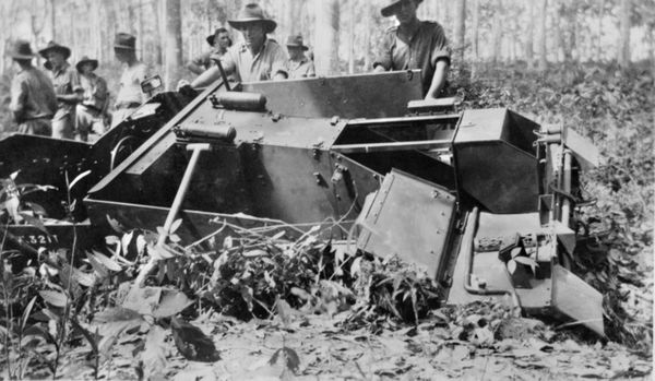 2/19th personnel with a bogged Bren Carrier, Malaya, 1941