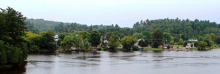 Bryson, au bord de la rivière des Outaouais