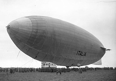 May 23, 1928: Airship Italia sets off from Norway with crew of 16 and goal of landing at the North Pole, crashes in Arctic two days later Bundesarchiv Bild 102-05738, Stolp, Landung des Nordpol-Luftschiffes "Italia" (cropped).jpg