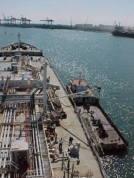 File:Bunkering-or-taking-fuel.jpg