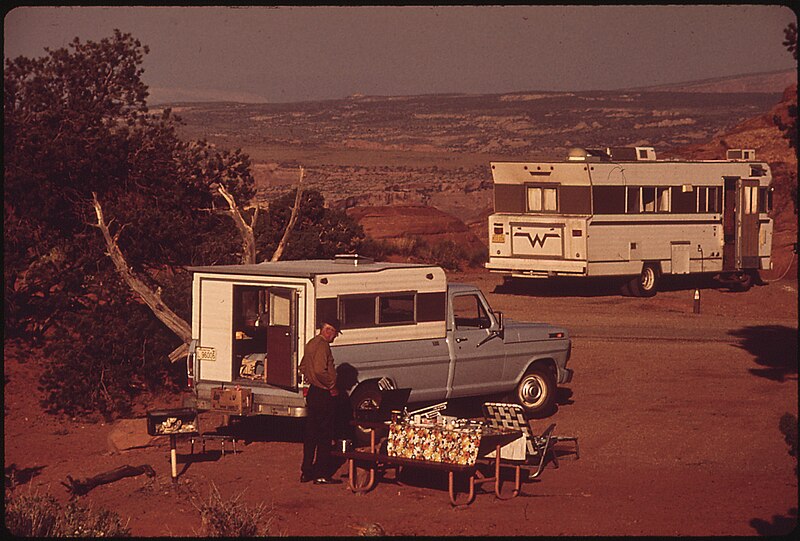File:CAMPGROUND IN ARCHES NATIONAL PARK - NARA - 545590.jpg