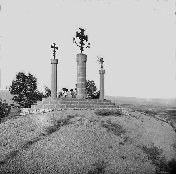 File:Calvari a Sant Feliu de Torelló (cropped).jpeg