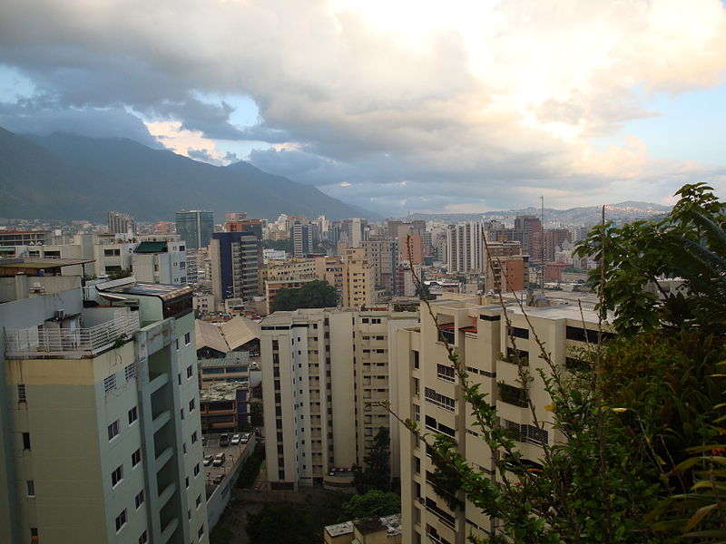 File:Caracas skyline and Avila mountain from my penthouse.JPG