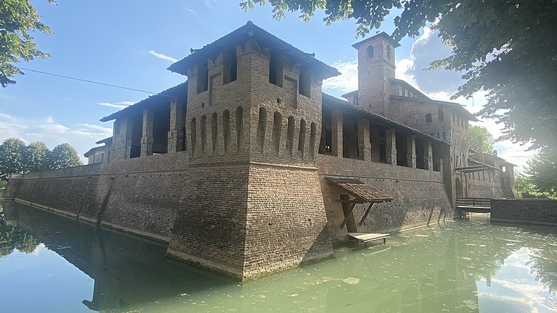 File:Castello di Pagazzano (Bergamo) - totale.jpg