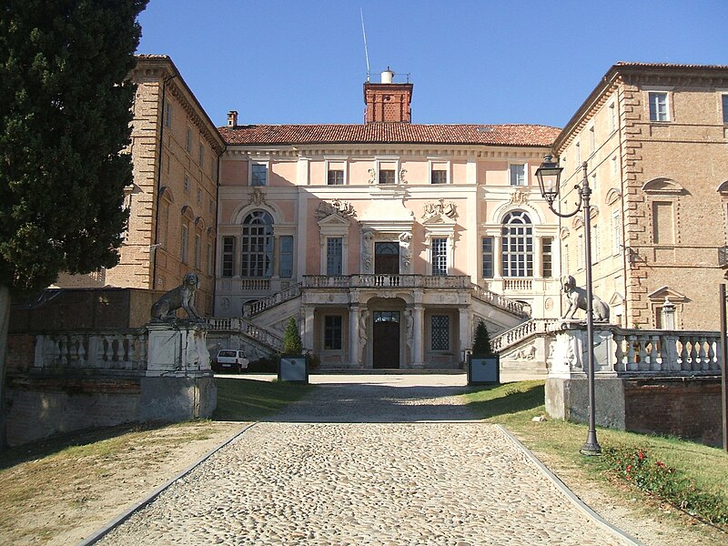 File:Castellogovone2.JPG