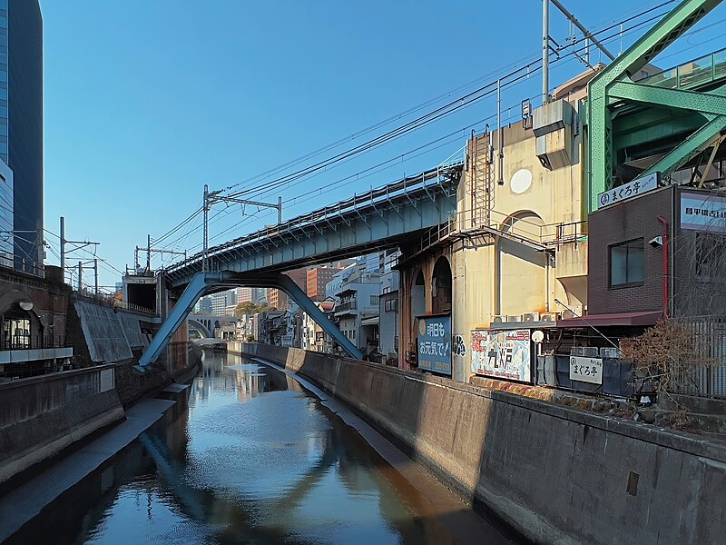 File:Chūō-Sōbu, Tokyo Metro Line crossing - Canal, Kanda, Chiyoda Ward, Tokyo, Japan (uploaded on 2022-08-19 by DLKR).jpg