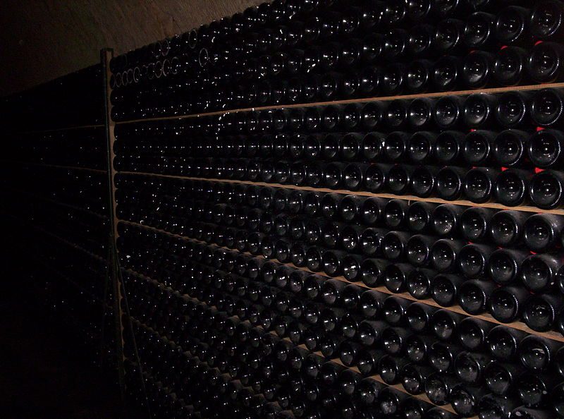 File:Champagne-Mercier03.jpg