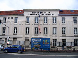 Champigny-sur-Marne - Town hall.jpg