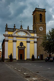 Chiesa di San Giovanni Battista Decollato, veduta esterna dall'omonima piazza.