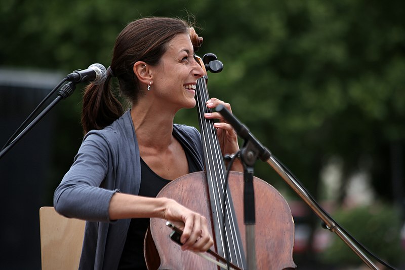 File:Clara Luzia - Fest für den Rundfunk Wiener Karlsplatz 2014 22.jpg