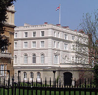 ロンドンにあるクラレンス公爵ウィリアム（のちのウィリアム4世）が1825年から1827年にかけて建設したクラレンス・ハウス。リージェンシー様式の邸宅。