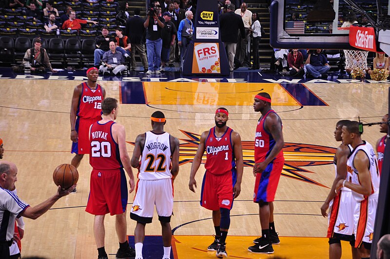 File:Clippers vs Warriors 2009.jpg