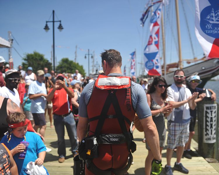 File:Coast Guard Participates in 40th Annual Norfolk Harborfest 160610-G-FP414-066.jpg