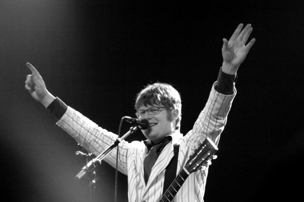 Meloy performing in Brussels (2006)