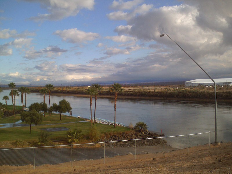 File:Colorado River Avi.JPG