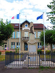 Das Rathaus in Combres-sous-les-Côtes