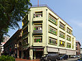 Corner building at the junction of Beach road and Aliwal street. (13872363714).jpg