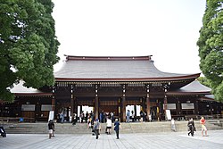 Courtyard of Meiji Shrine 20190717.jpg