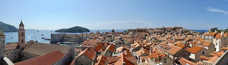 File:Croatie, Dubrovnik, Ville vue des remparts nord (46508639654).jpg