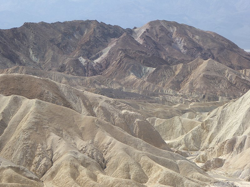 File:Death Valley Zabriskie Pt Facing West en2016 (3).JPG