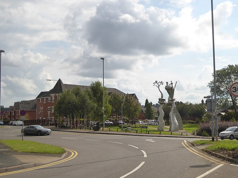 File:Denis O’Connor’s sculpture ‘Privilege’ - geograph.org.uk - 5570860.jpg