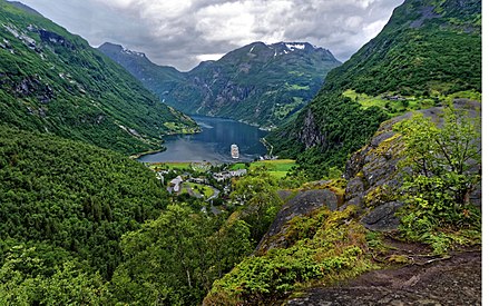 Geirangerfjord and Geiranger, from Flydalsjuvet 2016