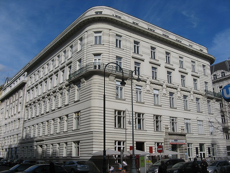 File:Dr.-Karl-Lueger-Platz 18.JPG