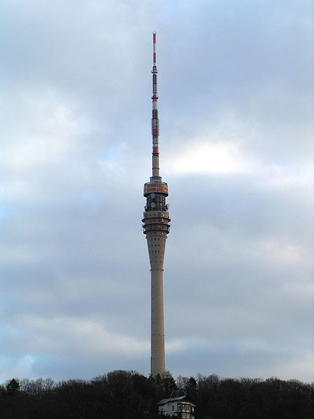 File:Dresden Fernsehturm Gesamtansicht.jpg