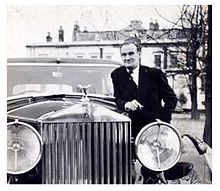 220px-Eddie_Chapman_with_car.jpg