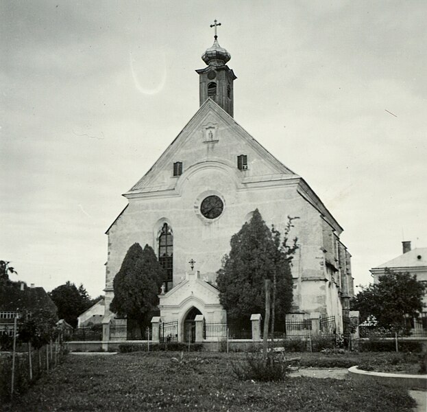 File:Erdély, Beszterce 1940, Minorita templom. Fortepan 76940.jpg