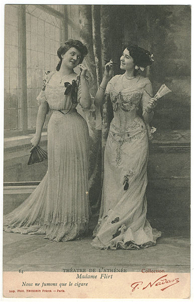 File:FLIRT, Mme. Neurdein. 64. Athénée. Photo Nadar.jpg