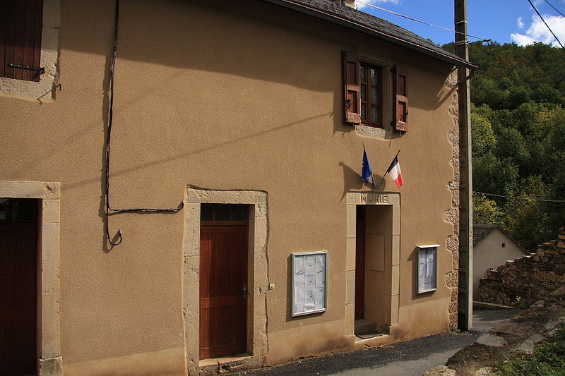 File:FR48 Fraissinet-de-Fourques Mairie 01.JPG