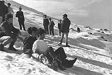 Des amateurs de sports d'hiver sur les pentes du mont Hermon, au début des années 1970.