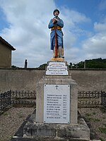 Poilu au repos (monument aux morts)